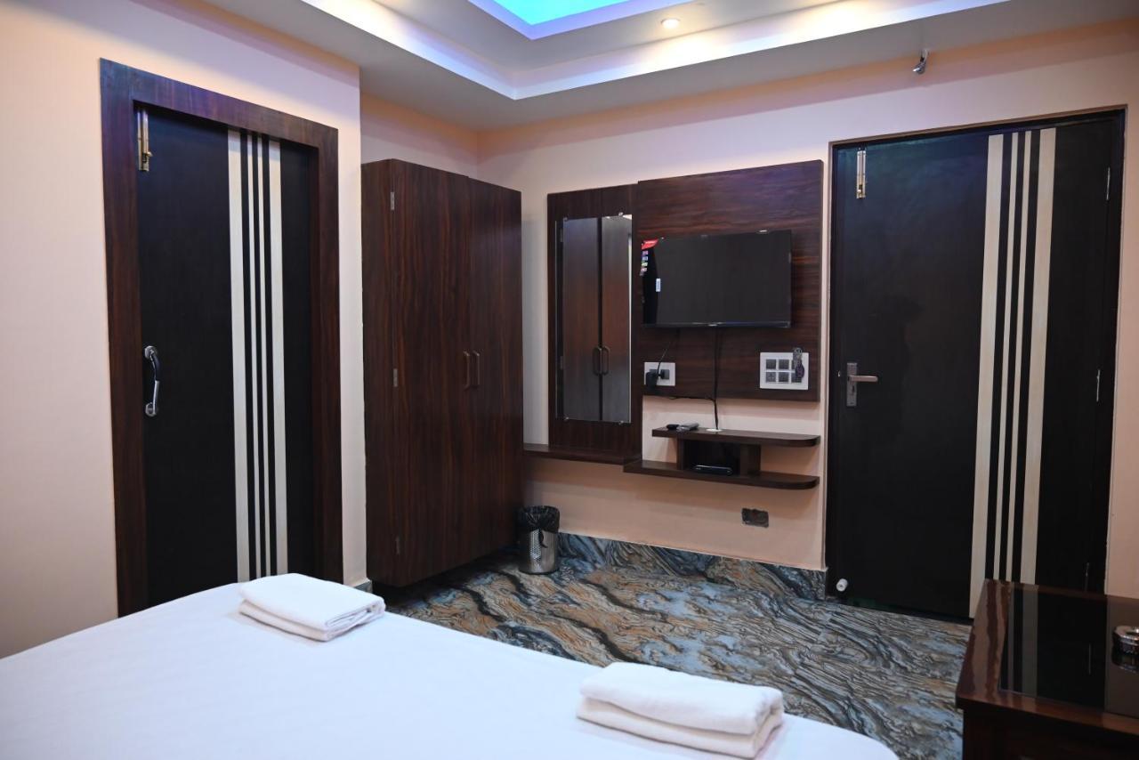 Oyo Hotel Tulusi Inn Bolpur Bagian luar foto