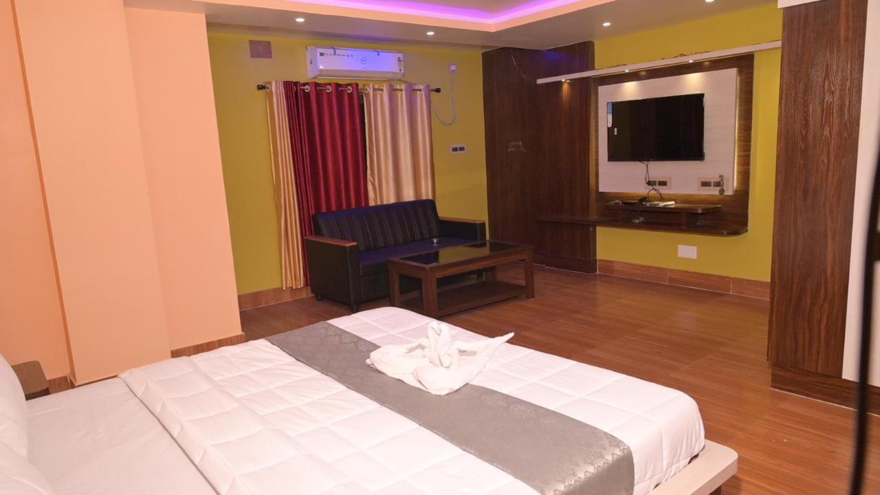 Oyo Hotel Tulusi Inn Bolpur Bagian luar foto