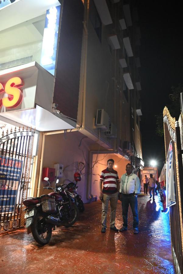 Oyo Hotel Tulusi Inn Bolpur Bagian luar foto