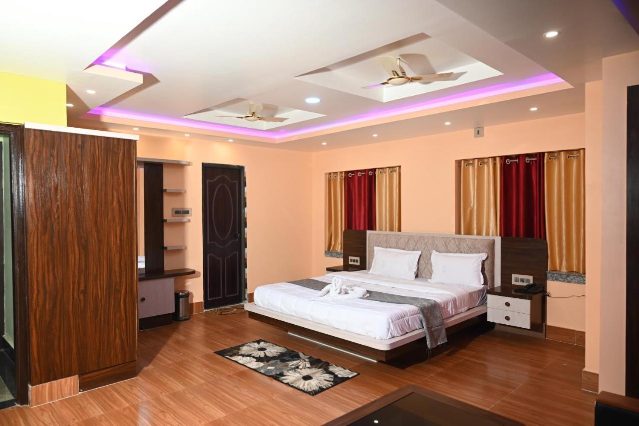 Oyo Hotel Tulusi Inn Bolpur Bagian luar foto