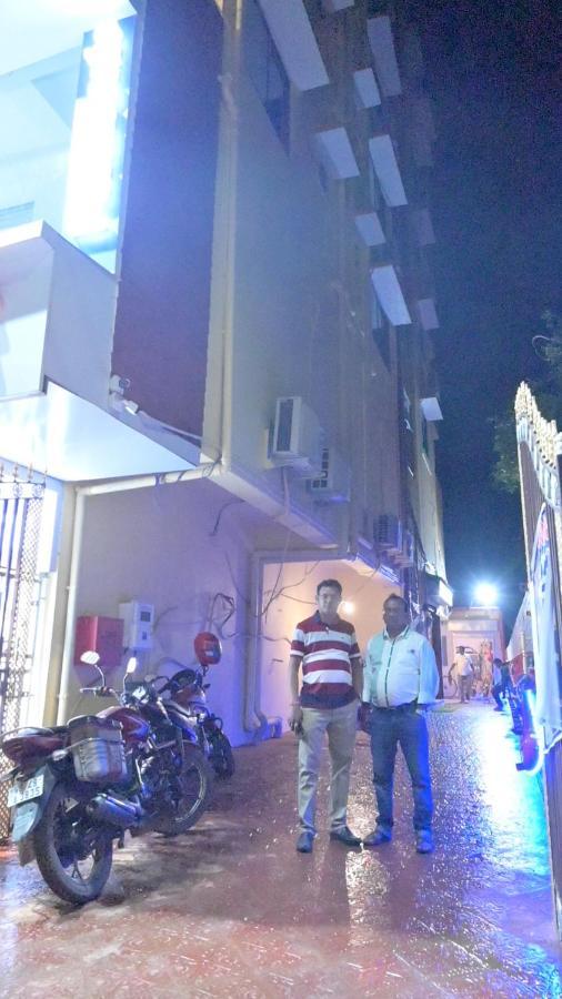 Oyo Hotel Tulusi Inn Bolpur Bagian luar foto