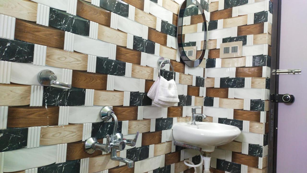 Oyo Hotel Tulusi Inn Bolpur Bagian luar foto